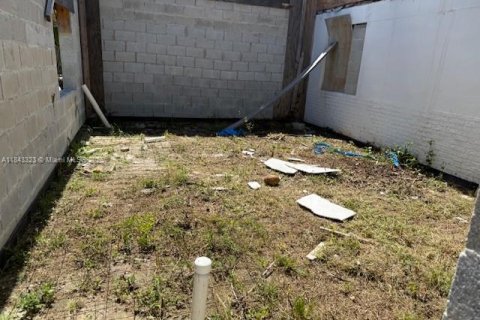 House in North Miami, Florida 3 bedrooms, 91.51 sq.m. № 1943495 - photo 18