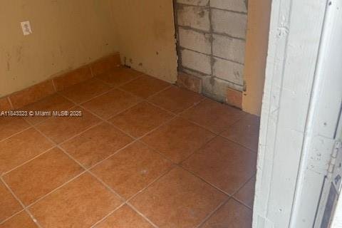 House in North Miami, Florida 3 bedrooms, 91.51 sq.m. № 1943495 - photo 10