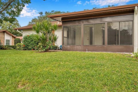 Condo in Palm Harbor, Florida, 2 bedrooms № 2098344 - photo 2