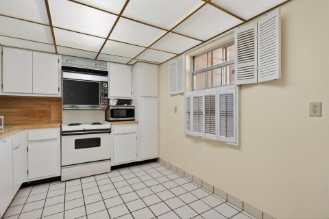 Condo in Pompano Beach, Florida, 3 bedrooms  № 2182820 - photo 14