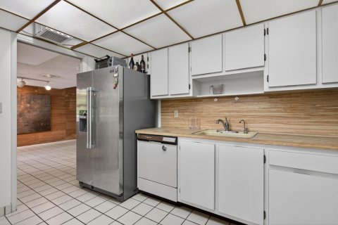 Condo in Pompano Beach, Florida, 3 bedrooms  № 2182820 - photo 12