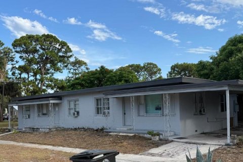 Commercial property in St. Lucie, Florida 178.37 sq.m. № 1979555 - photo 26