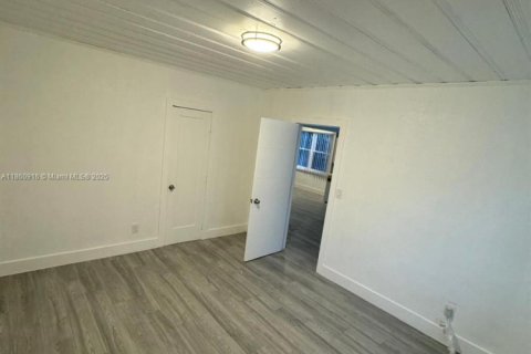 Commercial property in St. Lucie, Florida 178.37 sq.m. № 1979555 - photo 9