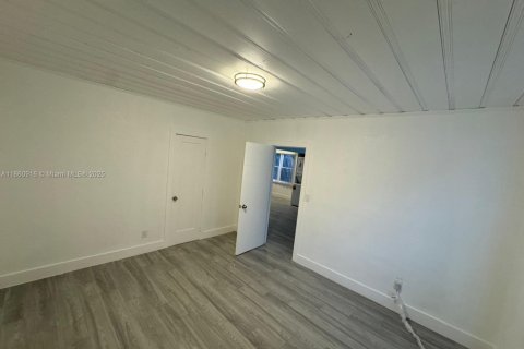 Commercial property in St. Lucie, Florida 178.37 sq.m. № 1979555 - photo 10