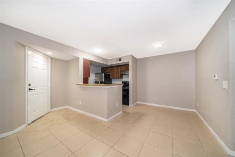 Condo in Orlando, Florida, 1 bedroom  № 1832054 - photo 9