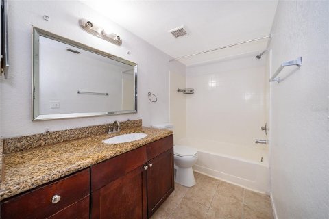 Condo in Orlando, Florida, 1 bedroom  № 1832054 - photo 14