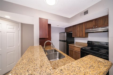 Condo in Orlando, Florida, 1 bedroom  № 1832054 - photo 12