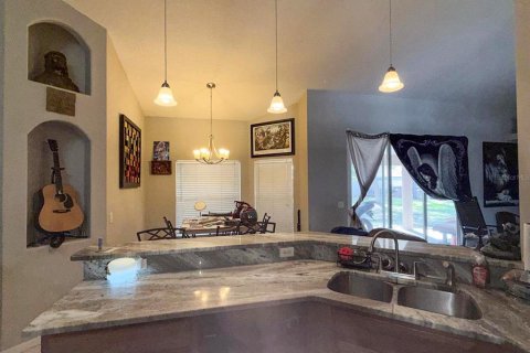 Villa ou maison à vendre à Spring Hill, Floride: 4 chambres, 193.24 m2 № 2225819 - photo 13