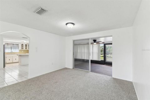 House in Holiday, Florida 2 bedrooms, 135.73 sq.m. № 1718702 - photo 15