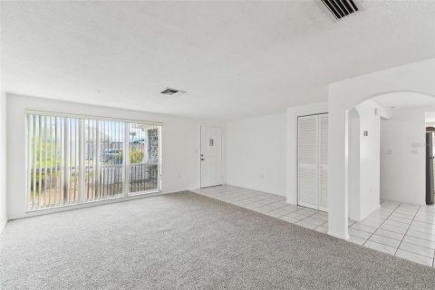 House in Holiday, Florida 2 bedrooms, 135.73 sq.m. № 1718702 - photo 14