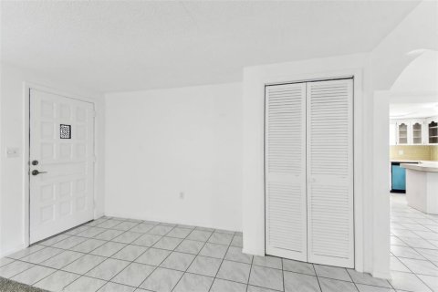House in Holiday, Florida 2 bedrooms, 135.73 sq.m. № 1718702 - photo 11