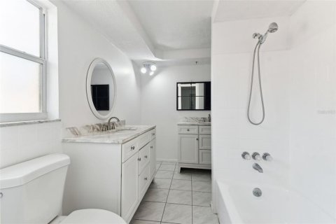 House in Holiday, Florida 2 bedrooms, 135.73 sq.m. № 1718702 - photo 28