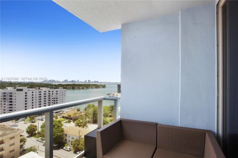 Condo in Miami Beach, Florida, 1 bedroom  № 1993370 - photo 6