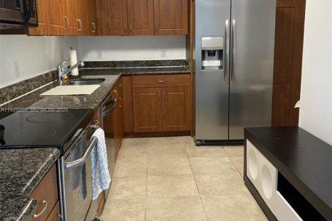 Condo in Miami Beach, Florida, 1 bedroom  № 1993370 - photo 12