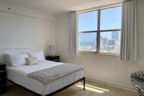 Condo in Miami Beach, Florida, 1 bedroom  № 1993370 - photo 8