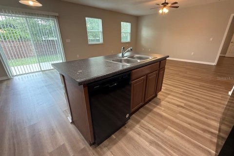 House in Winter Haven, Florida 3 bedrooms, 135.64 sq.m. № 1803836 - photo 8