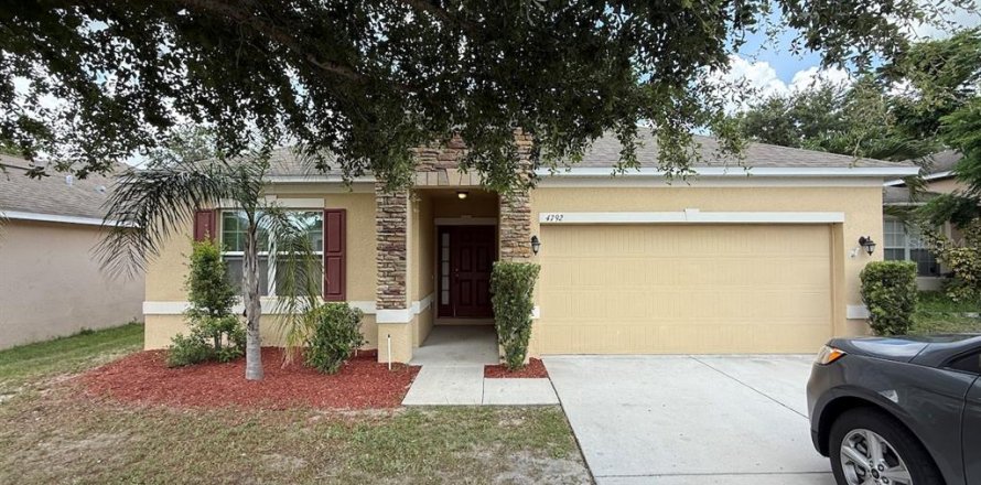 House in Winter Haven, Florida 3 bedrooms, 135.64 sq.m. № 1803836