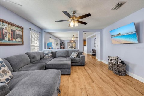 Casa en venta en New Smyrna Beach, Florida, 3 dormitorios, 173.45 m2 № 2418450 - foto 12
