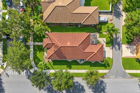 Casa en venta en New Smyrna Beach, Florida, 3 dormitorios, 173.45 m2 № 2418450 - foto 3