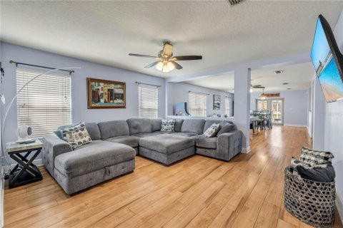 Casa en venta en New Smyrna Beach, Florida, 3 dormitorios, 173.45 m2 № 2418450 - foto 10
