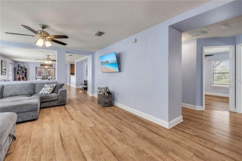 Casa en venta en New Smyrna Beach, Florida, 3 dormitorios, 173.45 m2 № 2418450 - foto 13