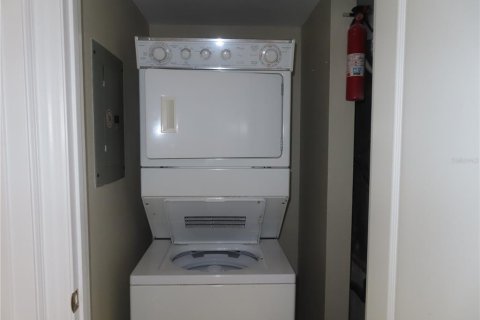 Condo in Clearwater, Florida, 2 bedrooms  № 2157888 - photo 16