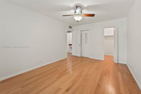 Condominio en alquiler en Miami, Florida, 2 dormitorios, 92.34 m2 № 1890816 - foto 16