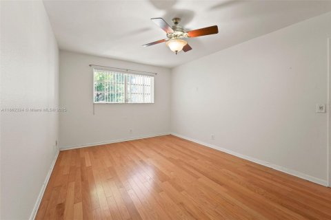 Condo in Miami, Florida, 2 bedrooms  № 1890816 - photo 14
