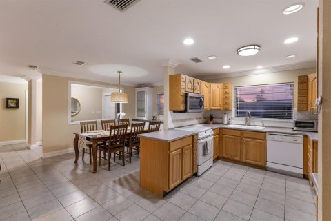 House in Bradenton, Florida 4 bedrooms, 176.98 sq.m. № 1853391 - photo 10