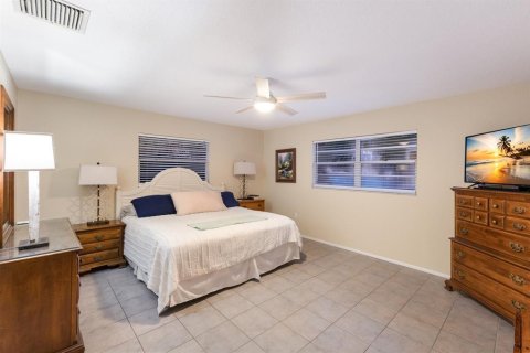 House in Bradenton, Florida 4 bedrooms, 176.98 sq.m. № 1853391 - photo 16