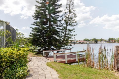 Купить виллу или дом в Холидэй, Флорида 8 комнат, 190.91м2, № 1536074 - фото 3