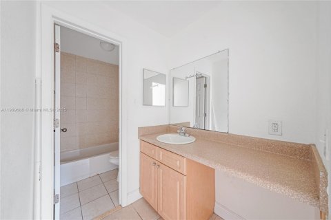 Copropriété à louer à Lauderhill, Floride: 1 chambre, 78.04 m2 № 1966347 - photo 19