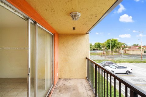 Copropriété à louer à Lauderhill, Floride: 1 chambre, 78.04 m2 № 1966347 - photo 27