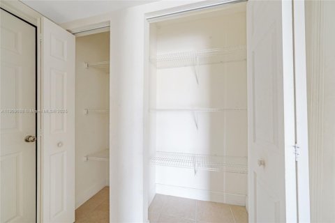 Copropriété à louer à Lauderhill, Floride: 1 chambre, 78.04 m2 № 1966347 - photo 23