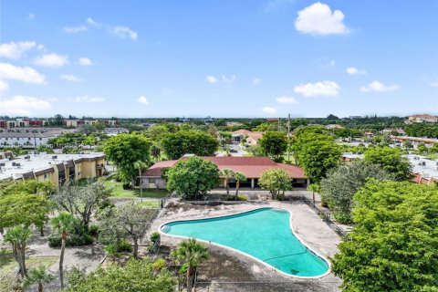 Copropriété à louer à Lauderhill, Floride: 1 chambre, 78.04 m2 № 1966347 - photo 4