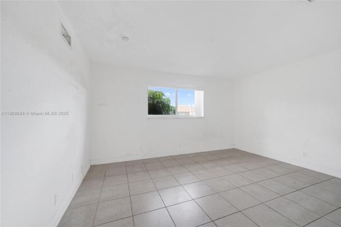 Copropriété à louer à Lauderhill, Floride: 1 chambre, 78.04 m2 № 1966347 - photo 15