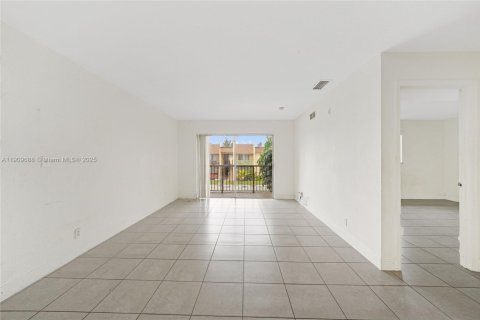 Copropriété à louer à Lauderhill, Floride: 1 chambre, 78.04 m2 № 1966347 - photo 9