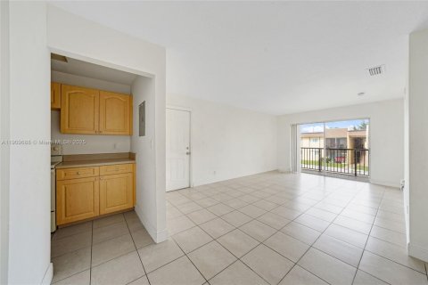 Copropriété à louer à Lauderhill, Floride: 1 chambre, 78.04 m2 № 1966347 - photo 7