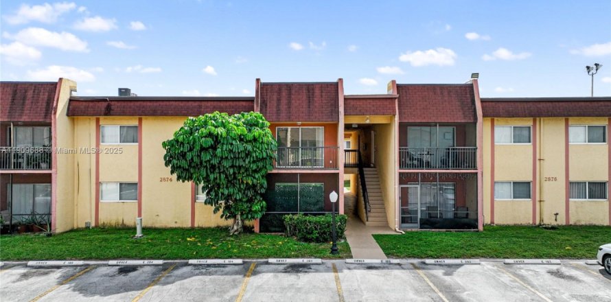 Condo à Lauderhill, Floride, 1 chambre  № 1966347