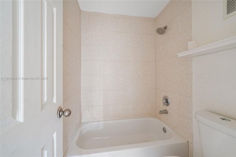 Copropriété à louer à Lauderhill, Floride: 1 chambre, 78.04 m2 № 1966347 - photo 21