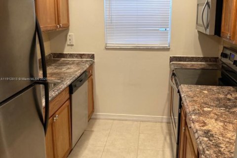 Купить кондоминиум в Уэст-Палм-Бич, Флорида 1 спальня, 72м2, № 1969133 - фото 2