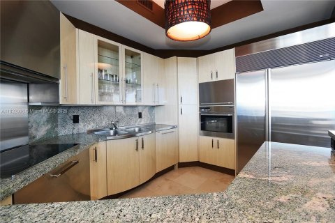 Copropriété à louer à Miami Beach, Floride: 2 chambres, 147.81 m2 № 1934565 - photo 2