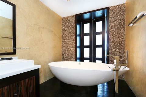 Copropriété à louer à Miami Beach, Floride: 2 chambres, 147.81 m2 № 1934565 - photo 16