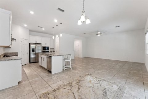 Casa en venta en Apopka, Florida, 4 dormitorios, 214.98 m2 № 2216710 - foto 6