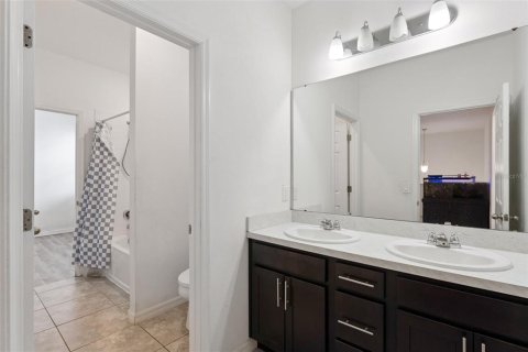 Casa en venta en Apopka, Florida, 4 dormitorios, 214.98 m2 № 2216710 - foto 23