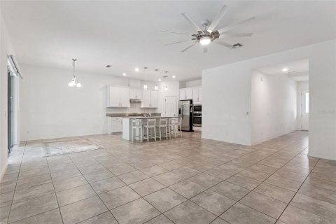 Casa en venta en Apopka, Florida, 4 dormitorios, 214.98 m2 № 2216710 - foto 4
