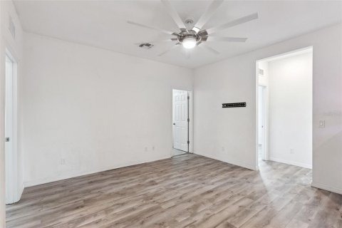 Casa en venta en Apopka, Florida, 4 dormitorios, 214.98 m2 № 2216710 - foto 17