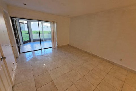 Condo in Miramar, Florida, 2 bedrooms  № 1942218 - photo 3