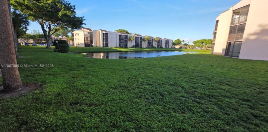 Condo in Miramar, Florida, 2 bedrooms  № 1942218