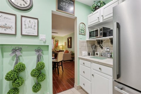 Condo in Fort Lauderdale, Florida, 1 bedroom № 2007550 - photo 2